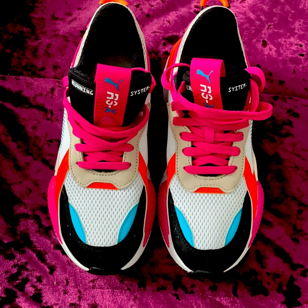 Women’s puma sneakers